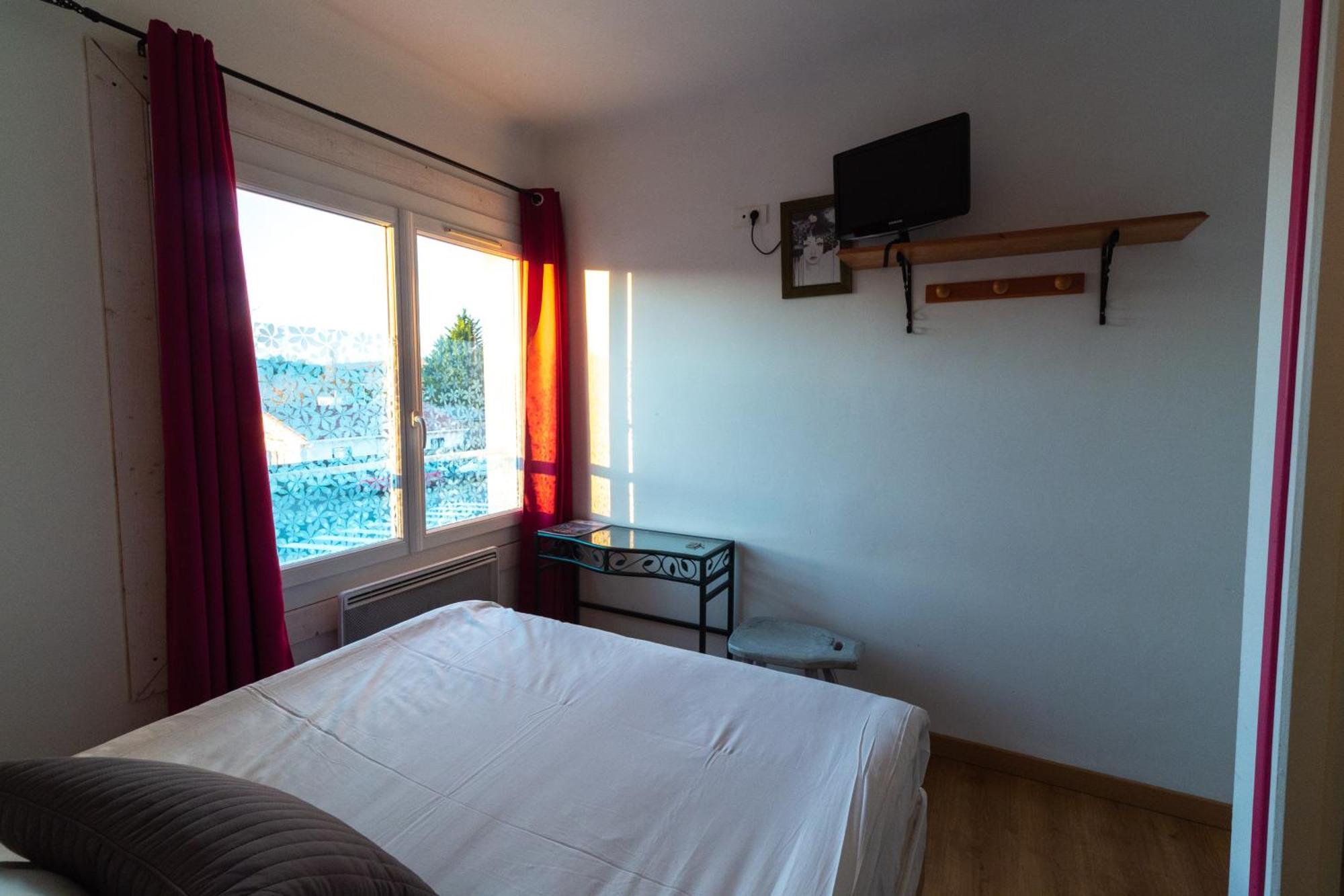 Hotel La Barguelonne Montcuq Esterno foto
